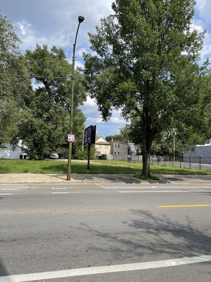 7005 South Halsted St  