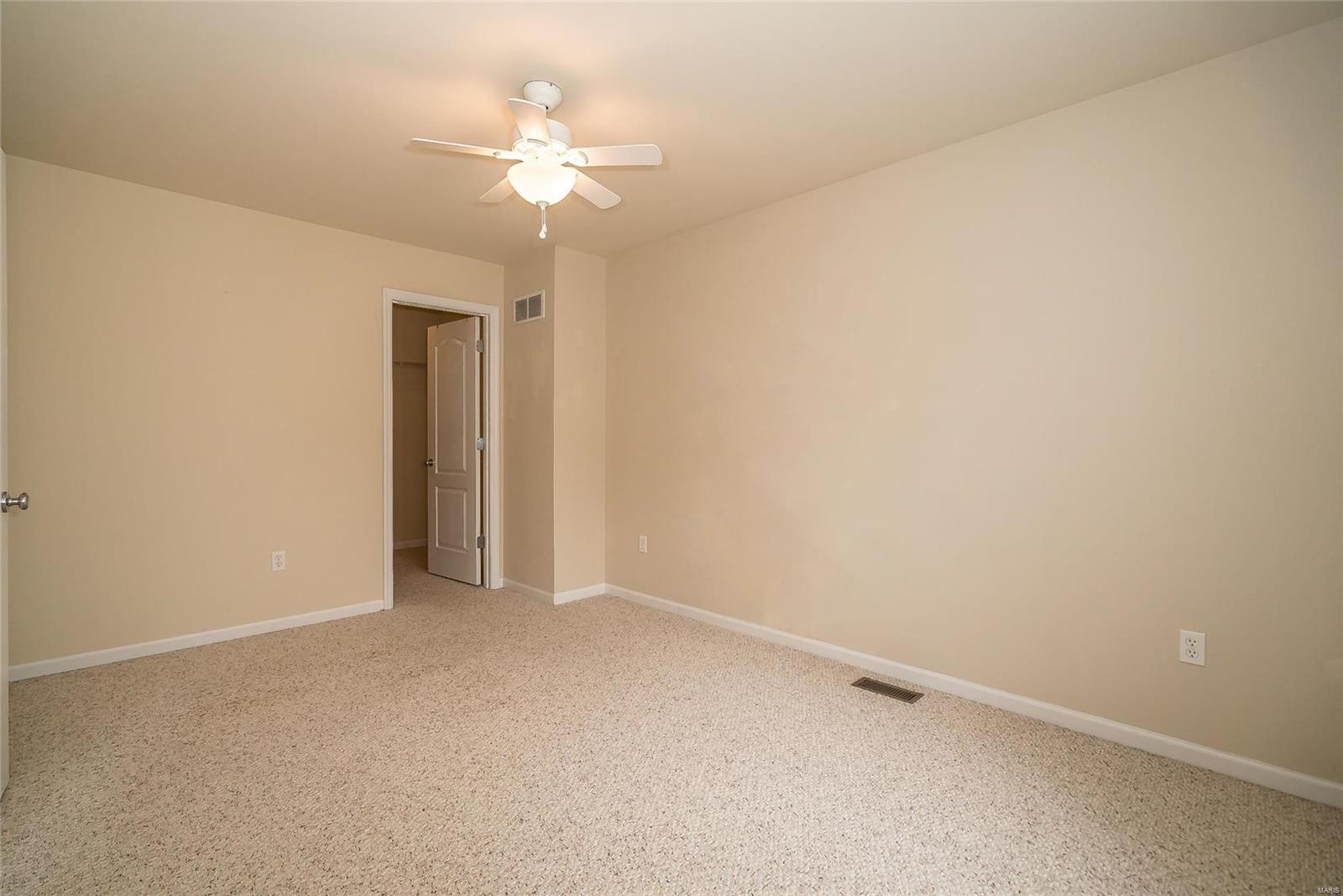 233 Coachgate Lane Ballwin, MO 63021 - Photo 22 of 32