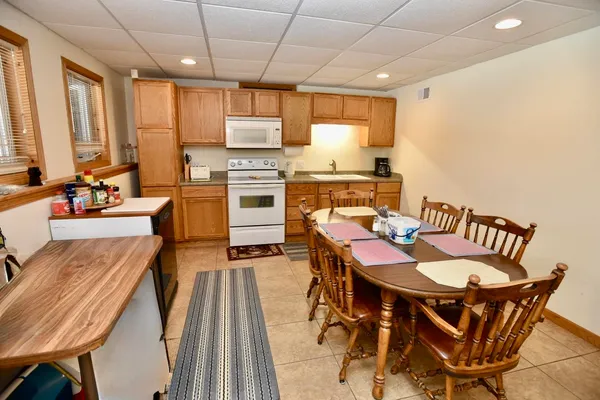 $625,000 | W2229 Bureau Of Indian Affairs Route 612, Keshena, WI 54135