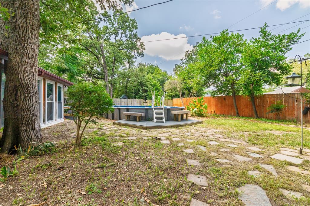 637 Post Oak Drive Hurst, TX 76053 - Photo 33 of 35 Backyard