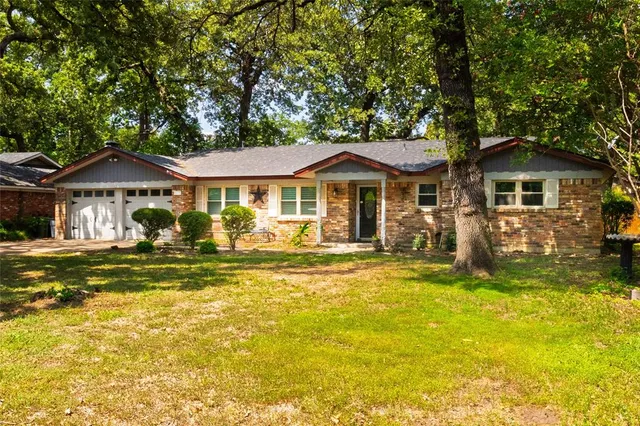 $382,000 | 637 Post Oak Drive, Hurst, TX 76053