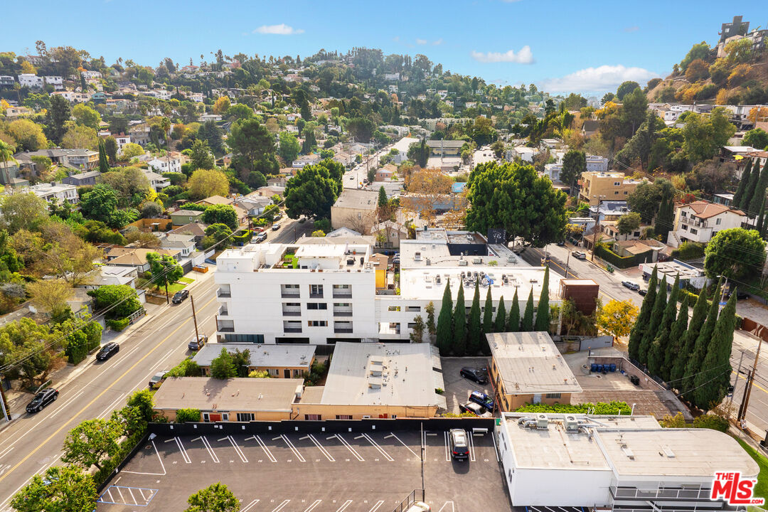 2415 Griffith Park Boulevard Los Angeles, CA 90039 - Photo 14 of 25