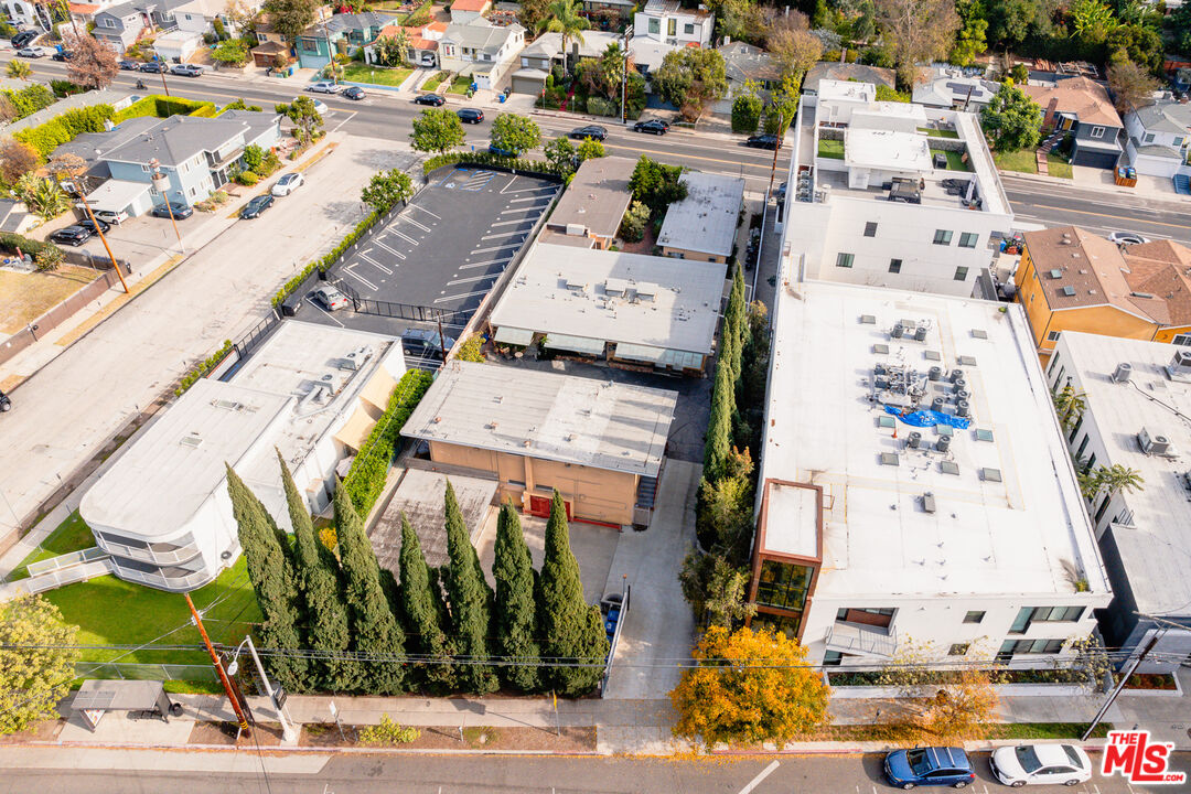 2415 Griffith Park Boulevard Los Angeles, CA 90039 - Photo 16 of 25