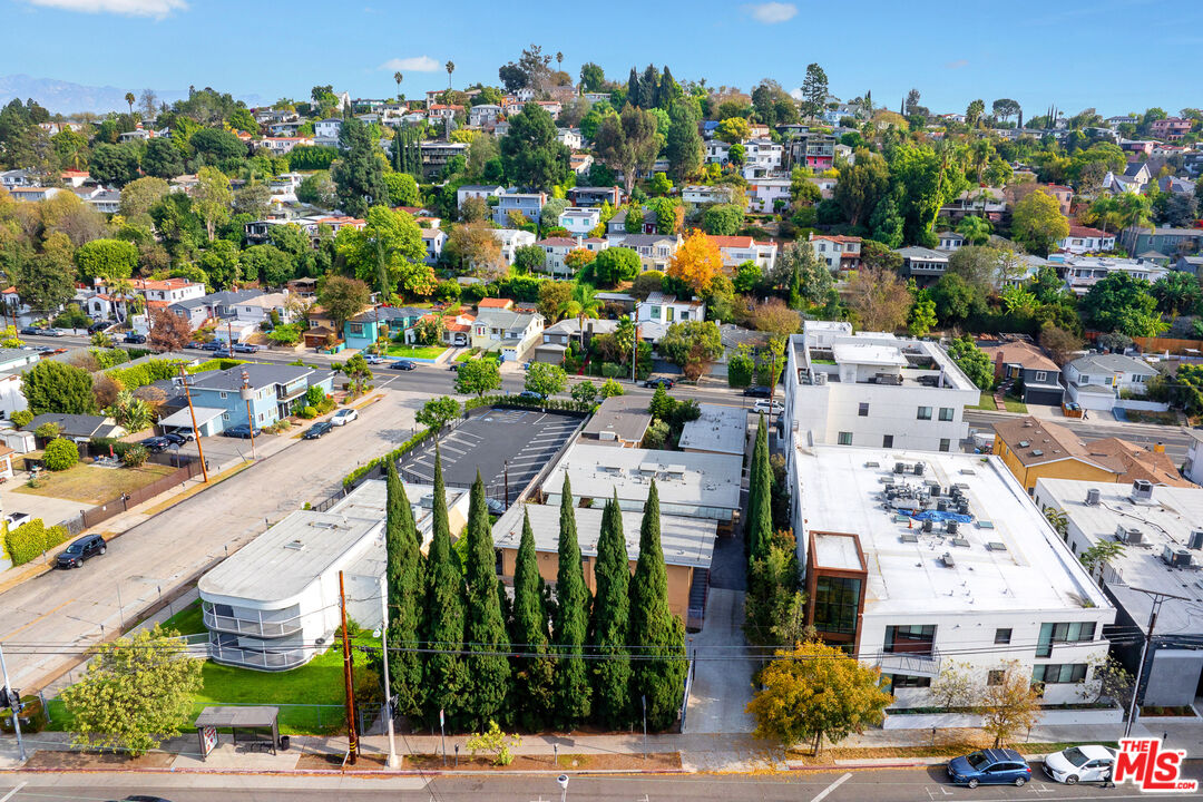 2415 Griffith Park Boulevard Los Angeles, CA 90039 - Photo 17 of 25