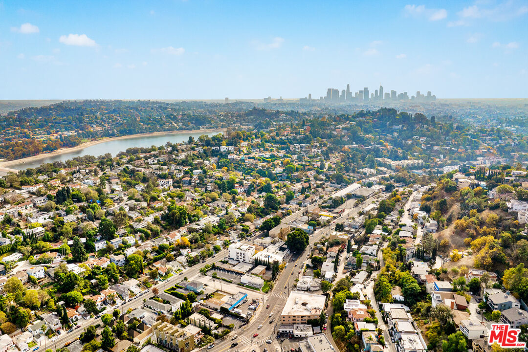 2415 Griffith Park Boulevard Los Angeles, CA 90039 - Photo 20 of 25