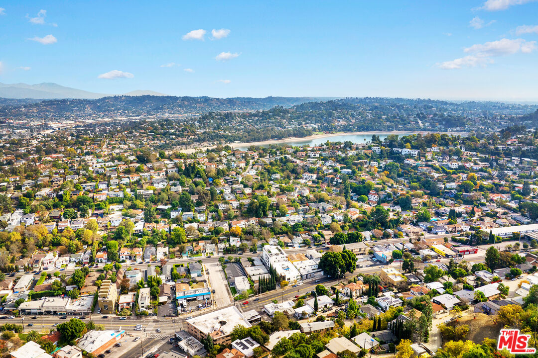 2415 Griffith Park Boulevard Los Angeles, CA 90039 - Photo 21 of 25