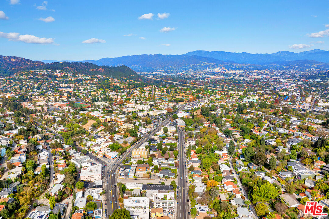 2415 Griffith Park Boulevard Los Angeles, CA 90039 - Photo 23 of 25