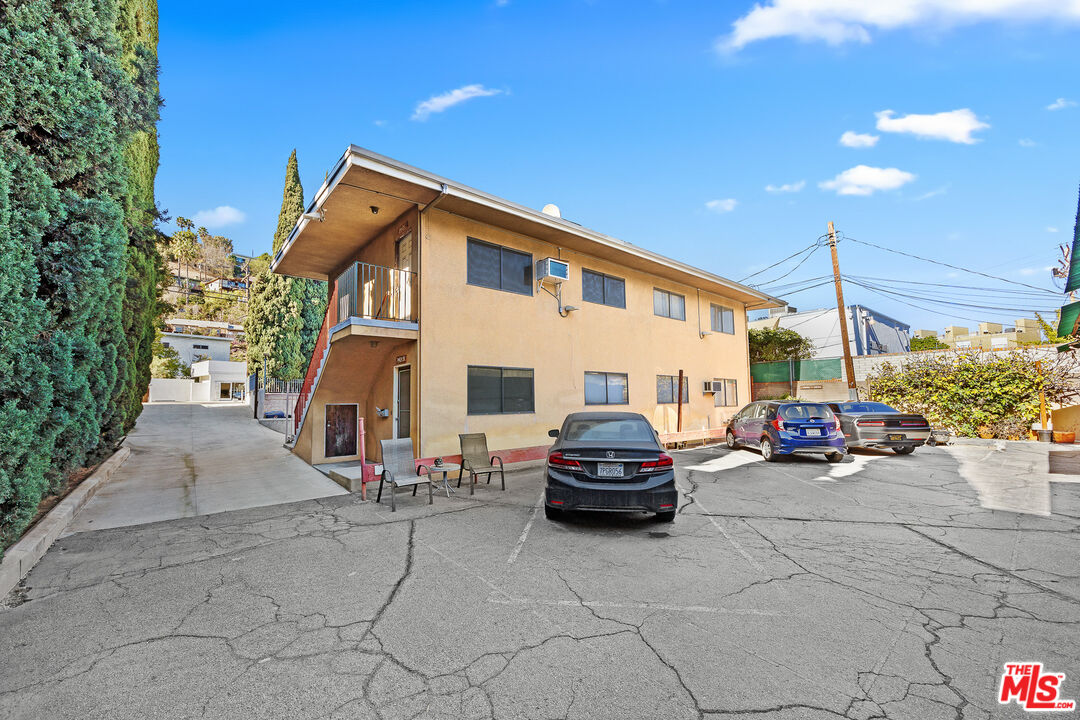 2415 Griffith Park Boulevard Los Angeles, CA 90039 - Photo 8 of 25