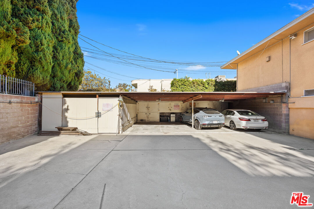 2415 Griffith Park Boulevard Los Angeles, CA 90039 - Photo 10 of 25