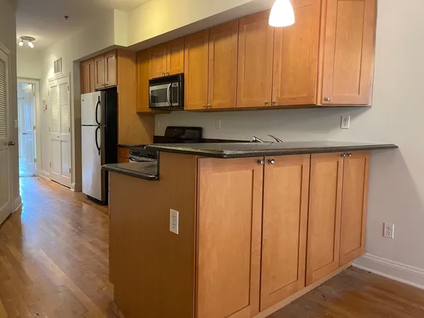$3,200 | 416 Monroe Street, Unit 1R, Hoboken, NJ 07030