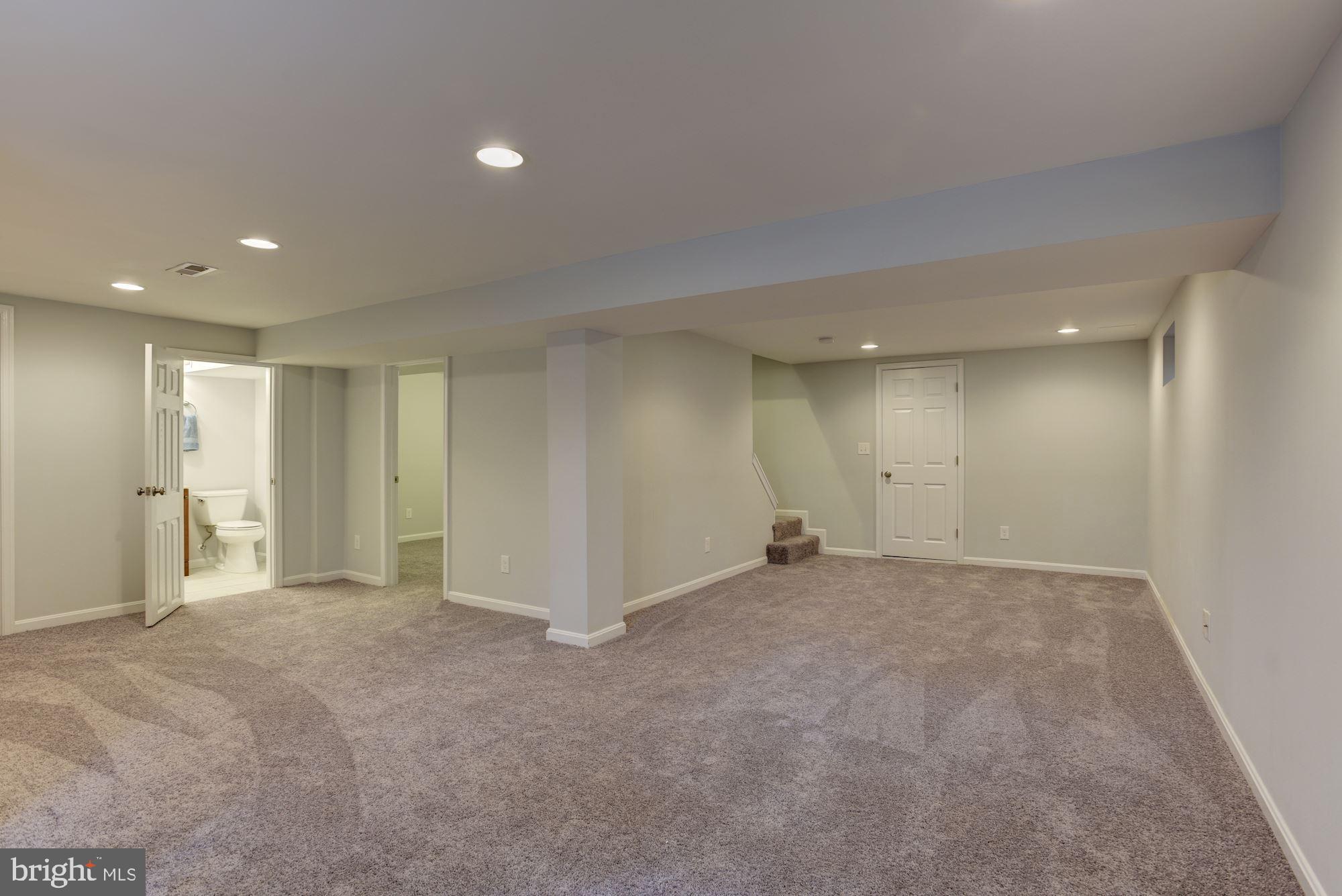 11107 Pool Road Cockeysville, MD 21030 - Photo 23 of 33 Family Room