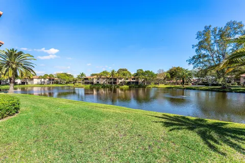 $229,950 | 9283 Vista Del Lago, Boca Raton, FL 33428