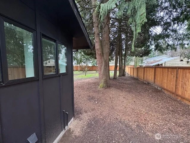 $2,995 | 209 Southwest 132nd Street, Burien, WA 98146