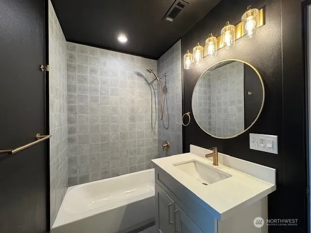 $2,995 | 209 Southwest 132nd Street, Burien, WA 98146