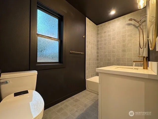 $2,995 | 209 Southwest 132nd Street, Burien, WA 98146