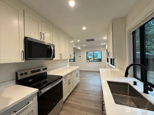 $2,995 | 209 Southwest 132nd Street, Burien, WA 98146