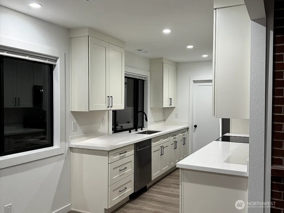 209 Southwest 132nd Street Burien, WA 98146 - Photo 6 of 13