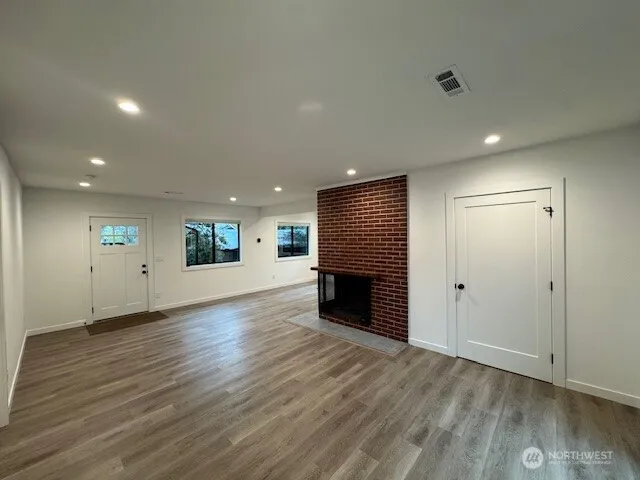 $2,995 | 209 Southwest 132nd Street, Burien, WA 98146