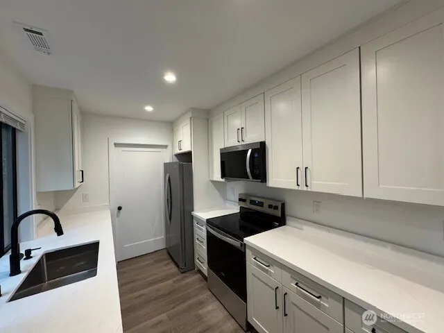 $2,995 | 209 Southwest 132nd Street, Burien, WA 98146