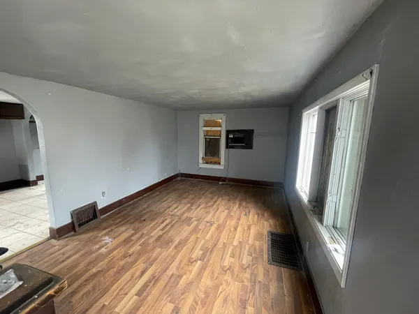 $49,900 | 261 North 6th Avenue, Kankakee, IL 60901