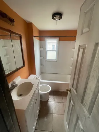 $49,900 | 261 North 6th Avenue, Kankakee, IL 60901