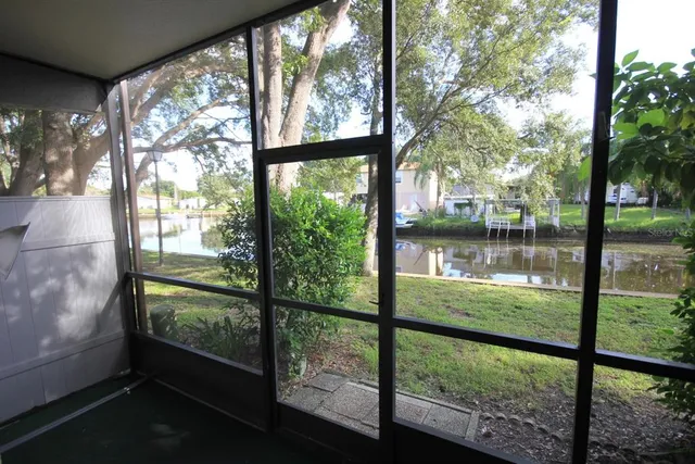 $1,000 | 9209 Tudor Drive, Unit C102, Tampa, FL 33615