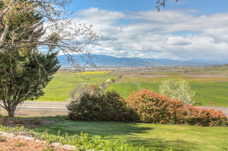 3572 North Foothill Road Medford, OR 97504 - Photo 2 of 35 Additional Photo