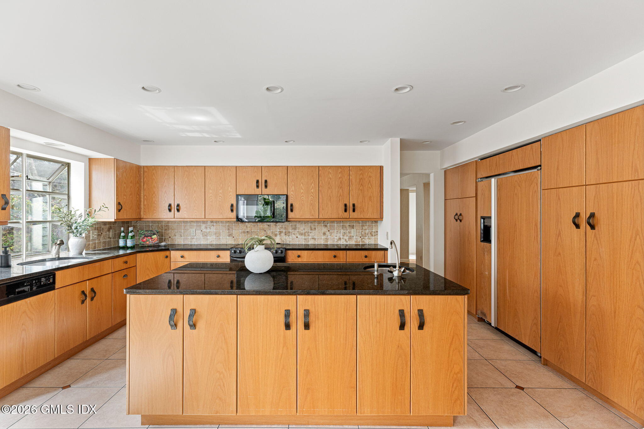 38 Doral Farm Road Stamford, CT 06902 - Photo 11 of 37 63-web-or-mls-38 Doral-60