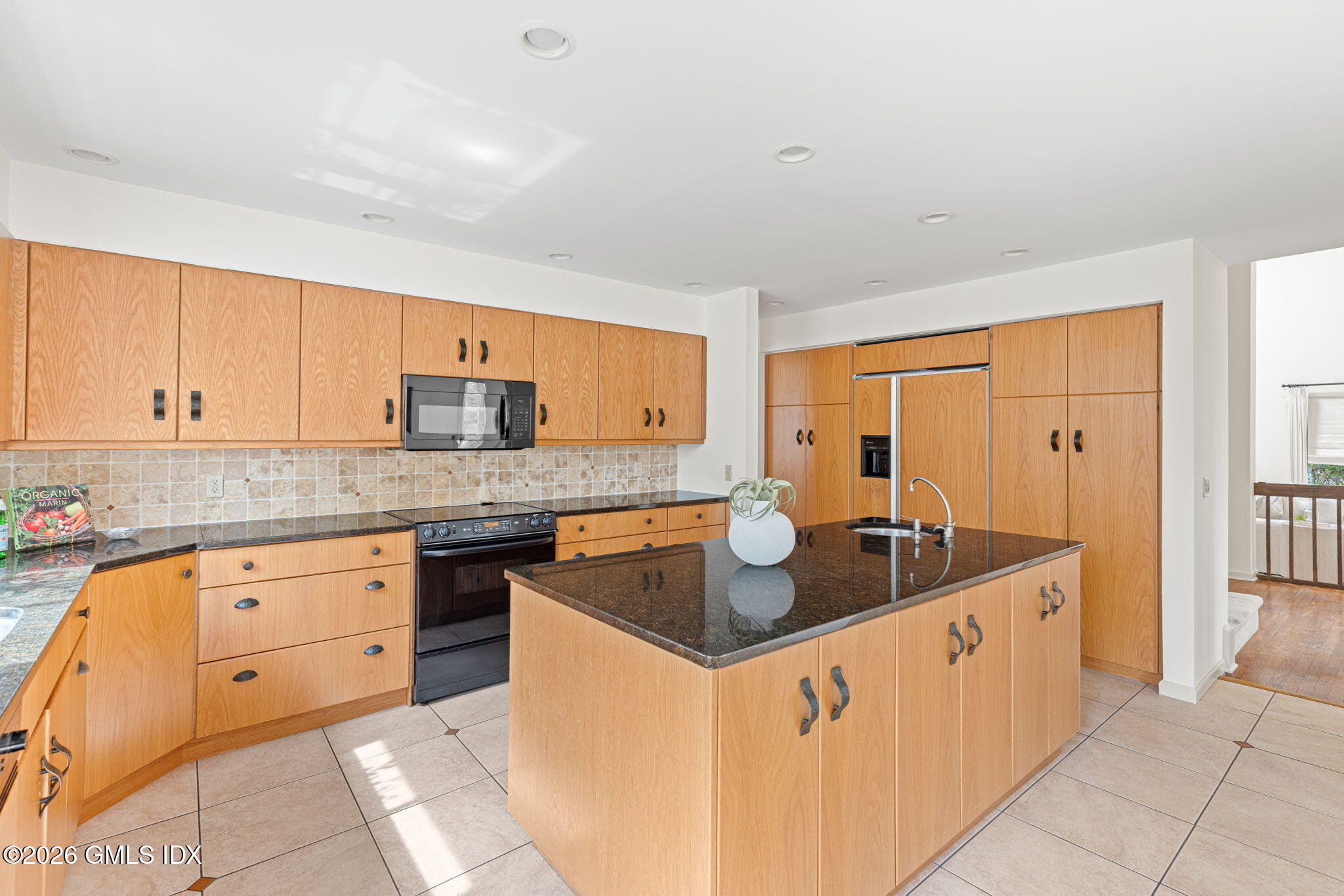 38 Doral Farm Road Stamford, CT 06902 - Photo 12 of 37 62-web-or-mls-38 Doral-59