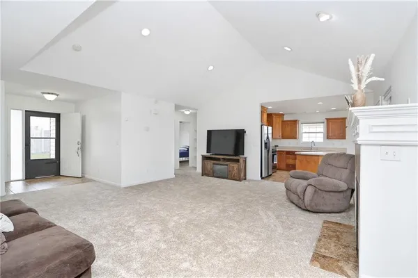 $325,000 | 731 Tall Grass Drive, Junction City, KS 66441