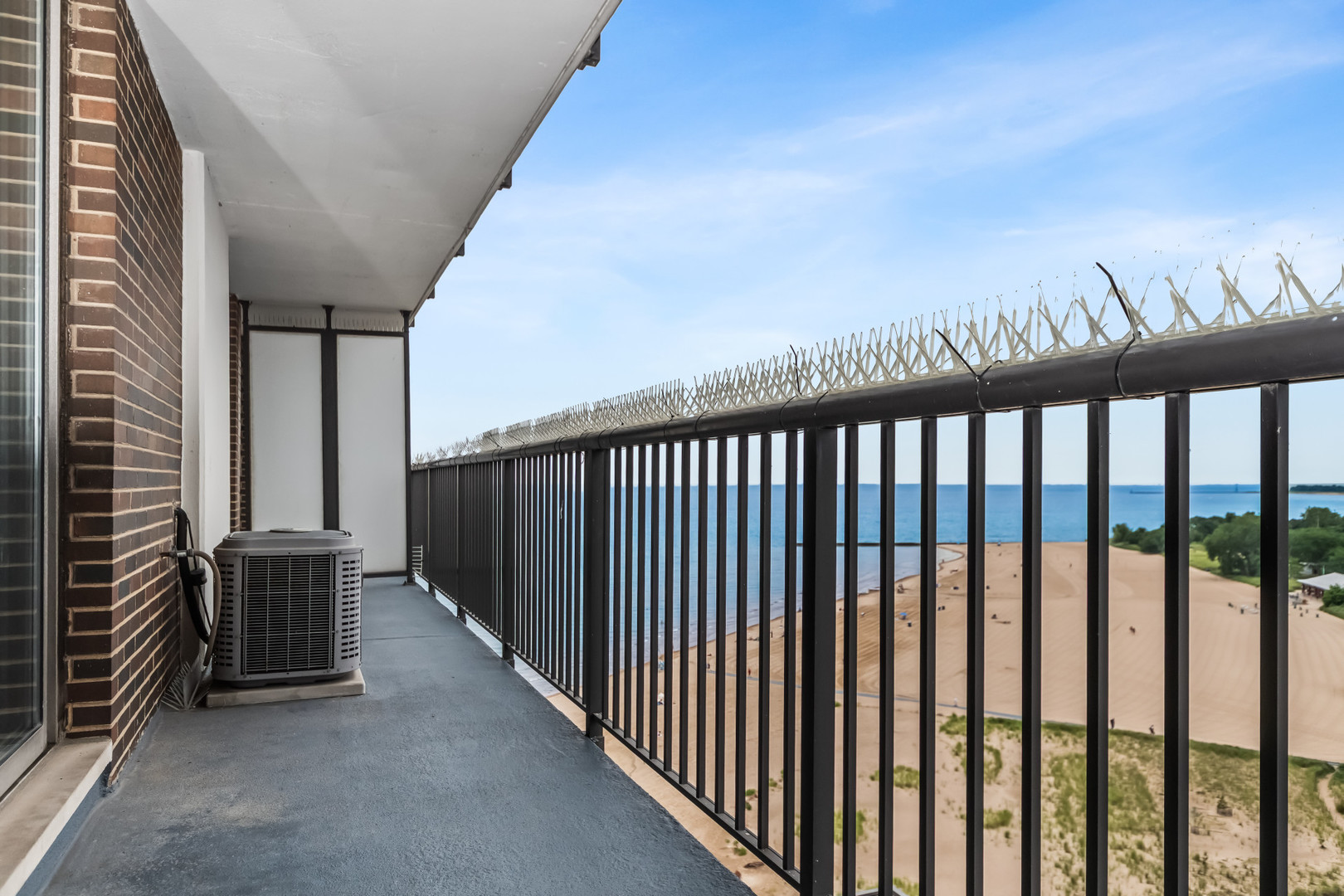 5855 North Sheridan Road, Unit 14G Chicago, IL 60660 - Photo 6 of 30 Gallery Image 6