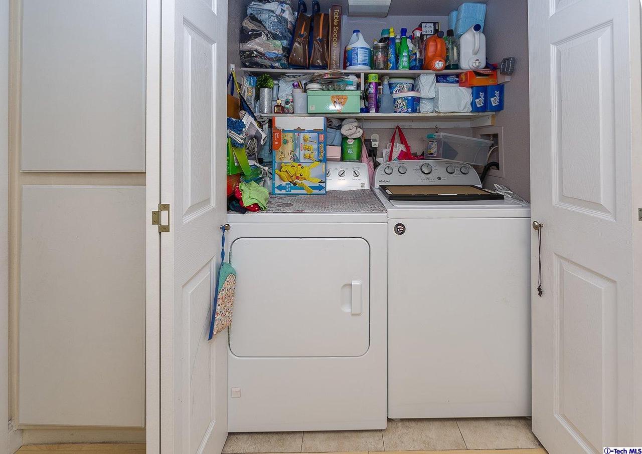 6801 Mammoth Avenue, Unit 13 Van Nuys, CA 91405 - Photo 15 of 26