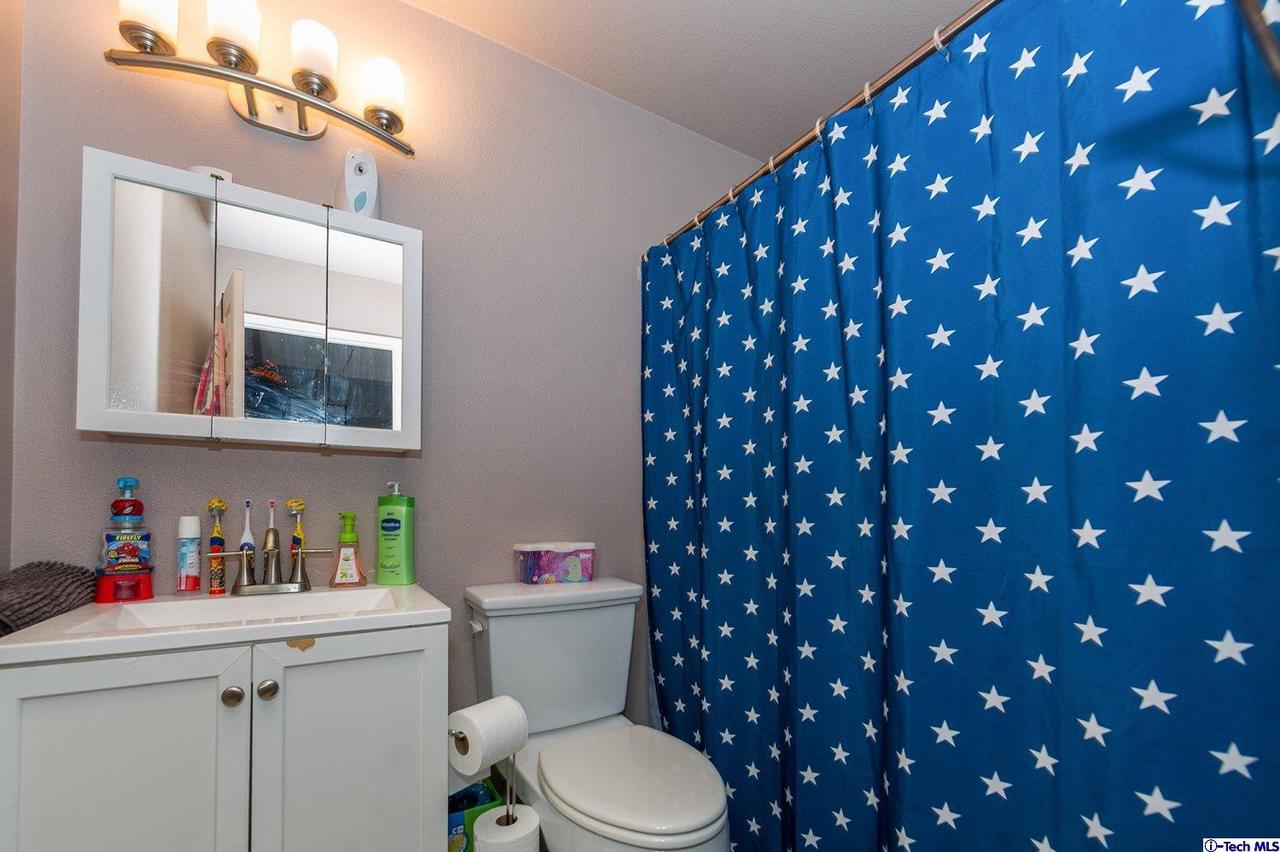 6801 Mammoth Avenue, Unit 13 Van Nuys, CA 91405 - Photo 20 of 26