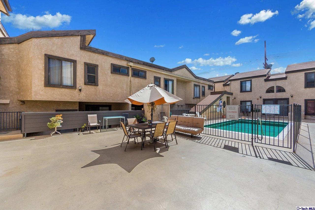 6801 Mammoth Avenue, Unit 13 Van Nuys, CA 91405 - Photo 5 of 26