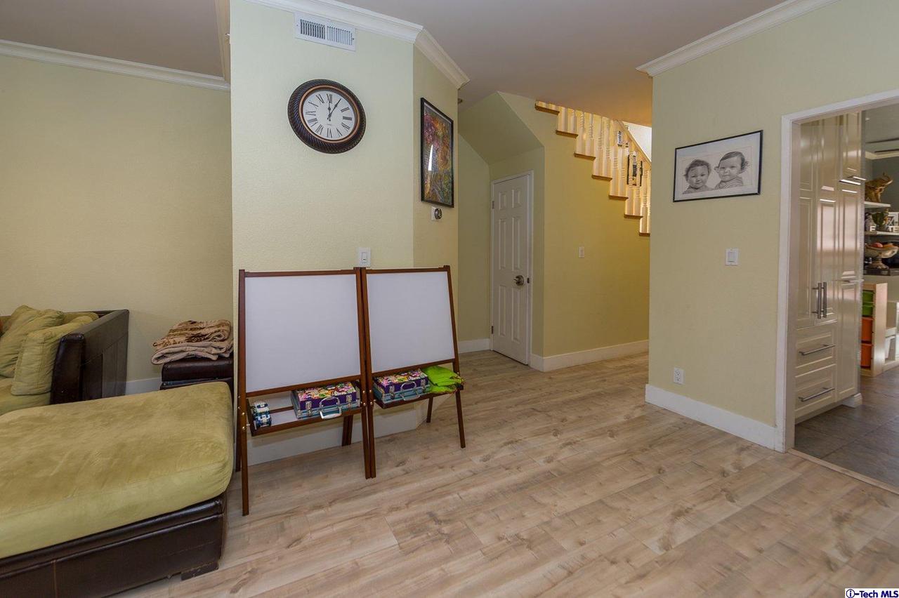 6801 Mammoth Avenue, Unit 13 Van Nuys, CA 91405 - Photo 10 of 26