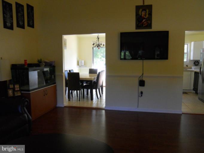 10106 Annapolis Road Lanham, MD 20706 - Photo 17 of 20 Interior (General)