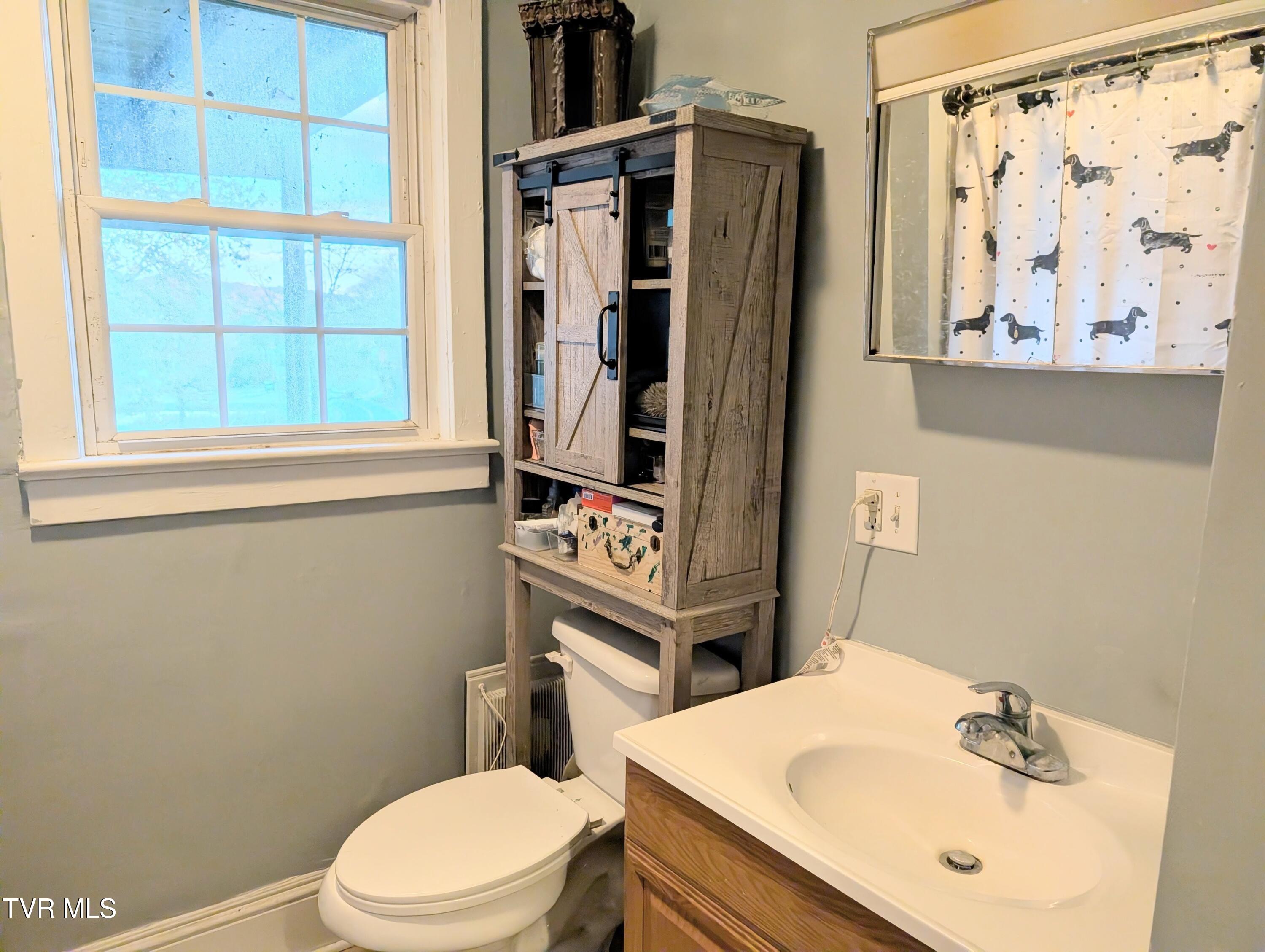 282 Walnut Hill Road Bristol, TN 37620 - Photo 11 of 22 2641