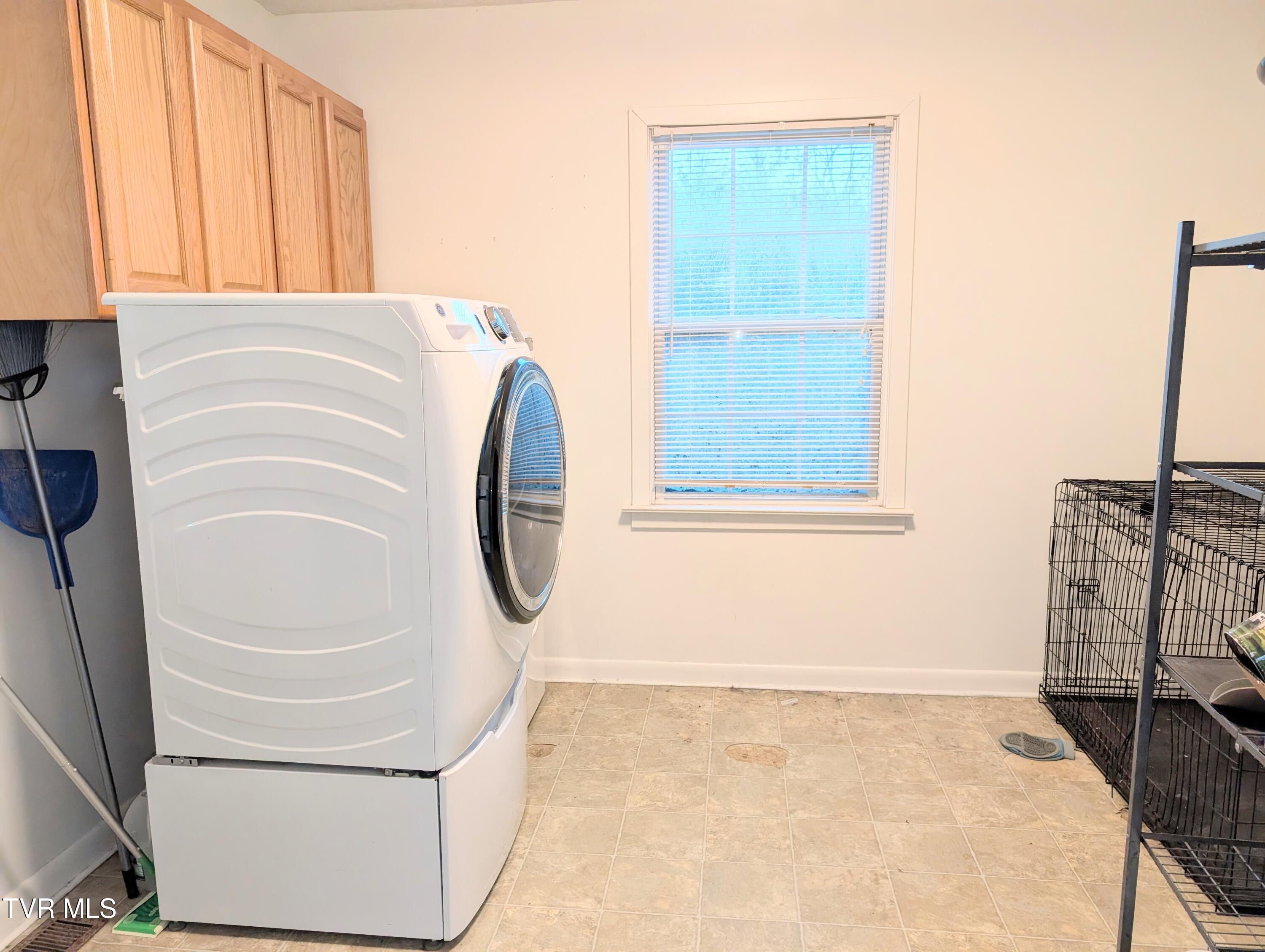 282 Walnut Hill Road Bristol, TN 37620 - Photo 19 of 22 2654