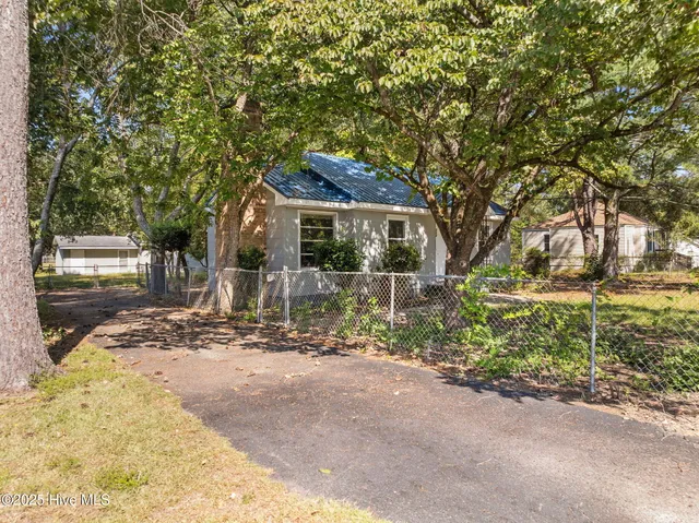 $170,000 | 404 Seymour Street, Aberdeen, NC 28315