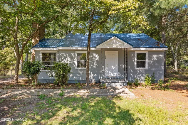 $170,000 | 404 Seymour Street, Aberdeen, NC 28315