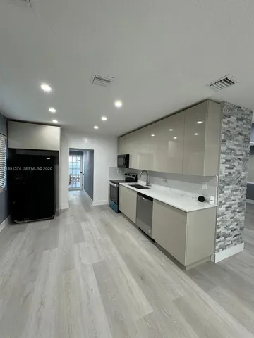 $3,200 | 635 North 28th Avenue, Hollywood, FL 33020