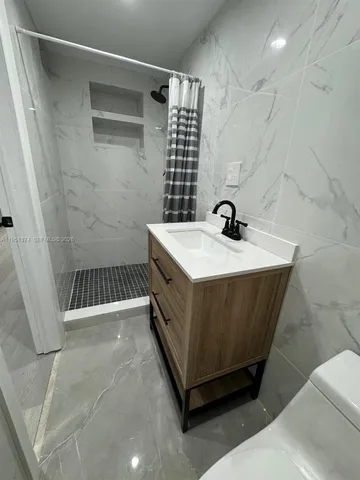 $3,200 | 635 North 28th Avenue, Hollywood, FL 33020