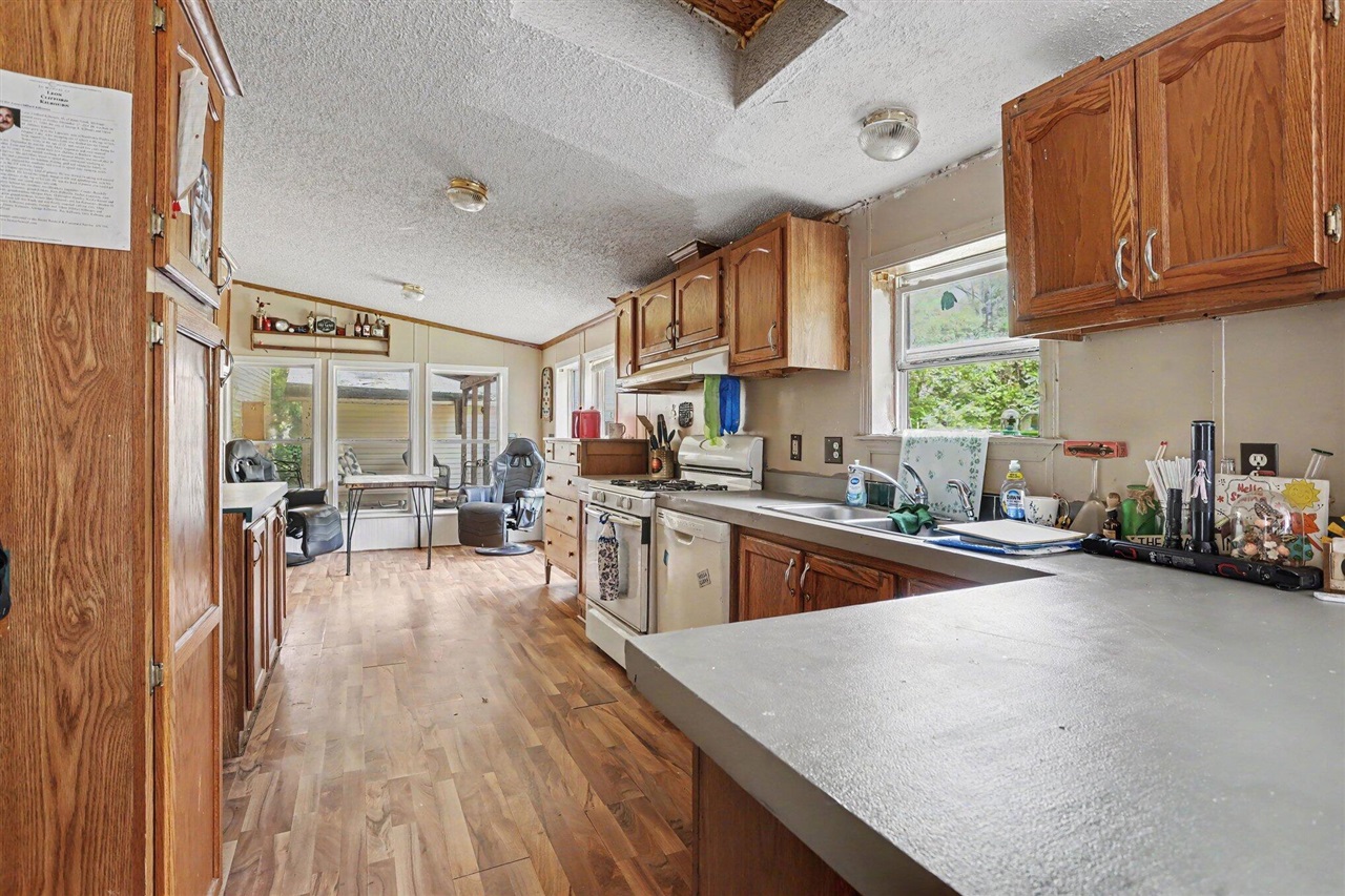 619 Marsh Road Plainwell, MI 49080 - Photo 6 of 10