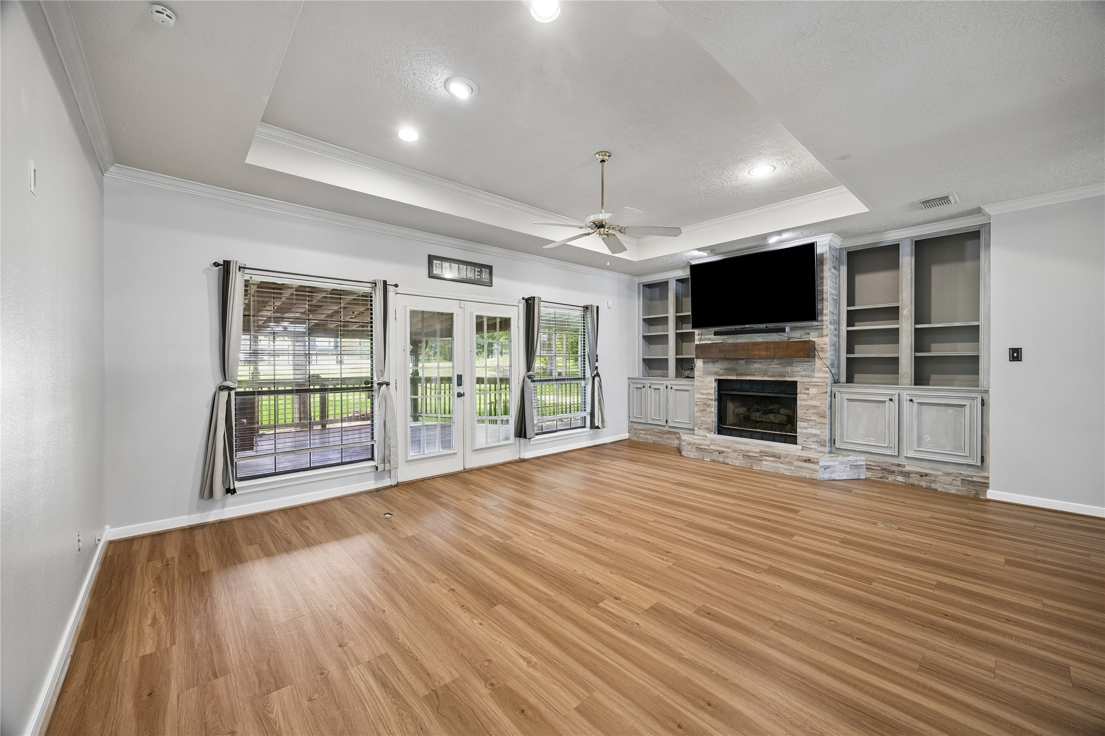 154 7 Coves Road Conroe, TX 77304 - Photo 12 of 32
