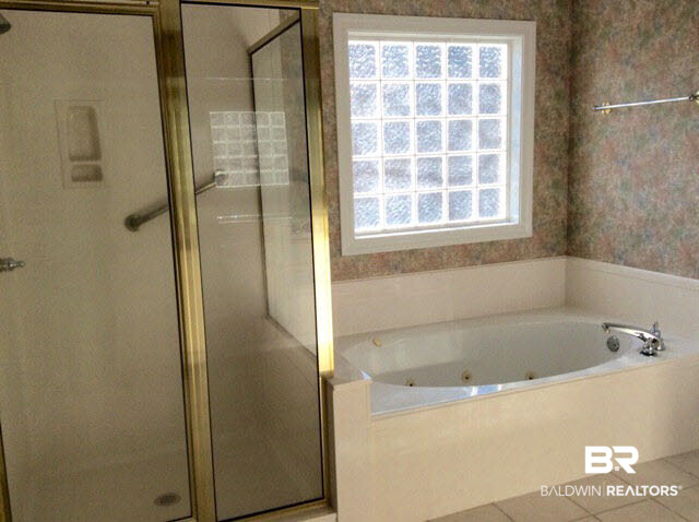 108 Mockingbird Lane Fairhope, AL 36532 - Photo 16 of 28 Master Tub & Shower