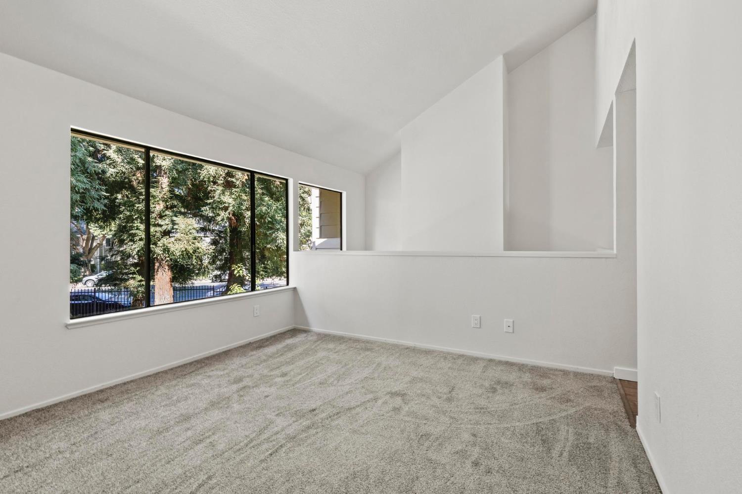 750 Lincoln Road, Unit 82 Yuba City, CA 95991 - Photo 21 of 35 an empty room with a window