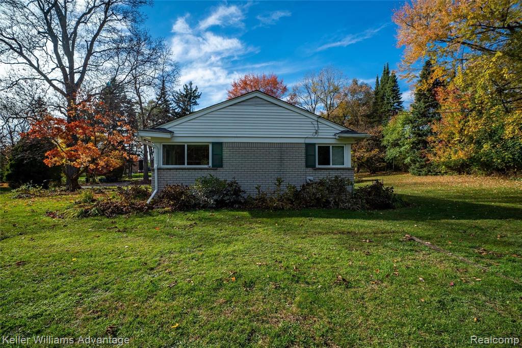 2360 West Square Lake Road Troy, MI 48098 - Photo 38 of 45