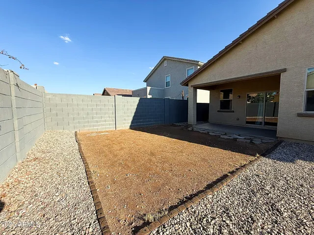 $1,800 | 6218 West Laurie Lane, Glendale, AZ 85302