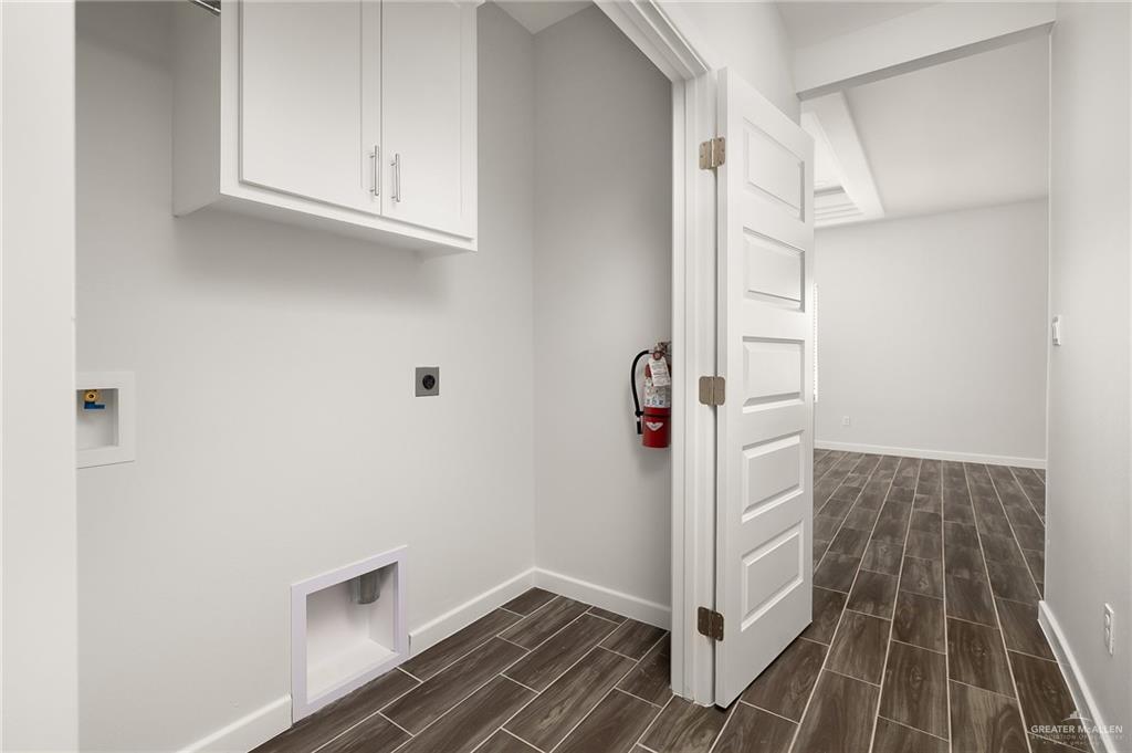 1322 Beverly Avenue Weslaco, TX 78596 - Photo 7 of 17 a view of entryway