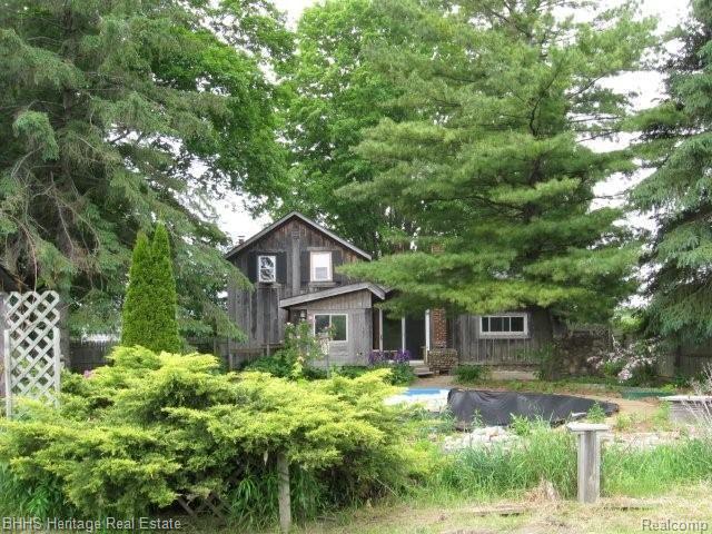 3440 Cemetery Road Fowlerville, MI 48836 - Photo 2 of 17 Back of House